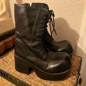 DÉMONIA platform heeled laced Boots